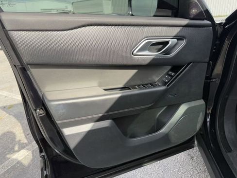 Used 2019 Land Rover Range Rover Velar S image 11