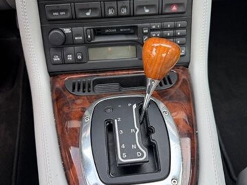 Used 2005 Jaguar XK8 Coupe RWD image 21