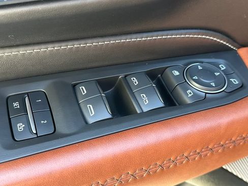 Certified 2024 GMC Yukon Denali Ultimate AWD/4WD image 29