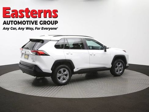 Used 2022 Toyota RAV4 LE AWD/4WD image 43