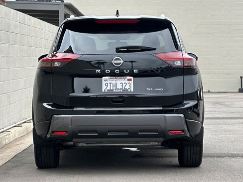 Used 2025 Nissan Rogue SL image 8