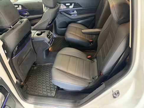 Used 2024 Mercedes-Benz GLS 580 4MATIC image 40