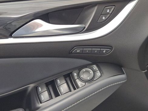 Used 2024 Buick Enclave Premium image 22