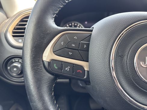 Used 2017 Jeep Renegade Limited AWD/4WD image 15