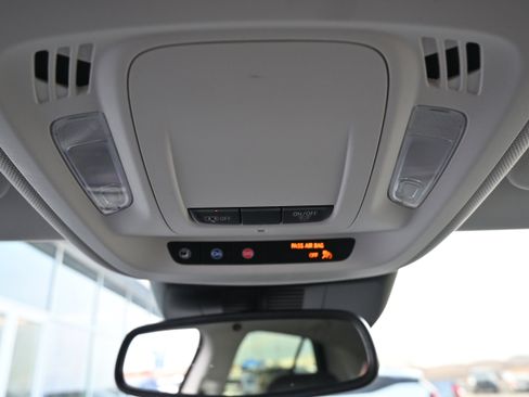 Used 2025 Buick Envision Preferred image 28