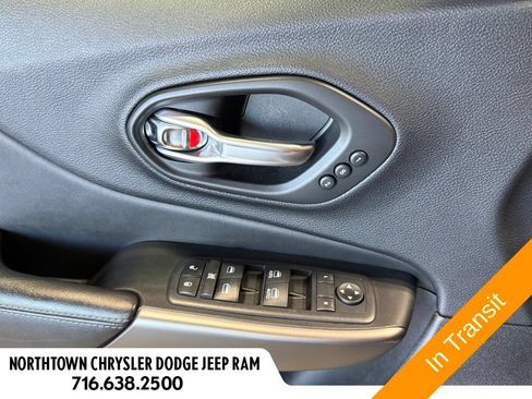 Used 2020 Jeep Cherokee Limited AWD/4WD image 34