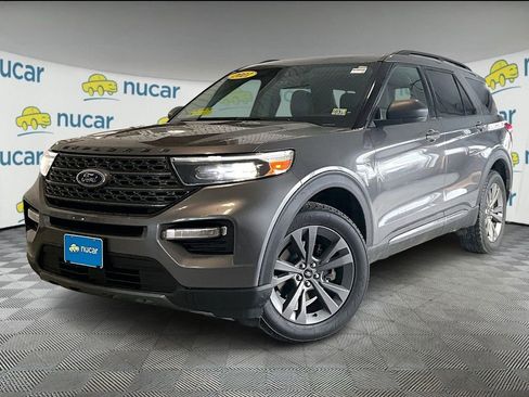 Used 2021 Ford Explorer XLT w/ Equipment Group 202A image 3