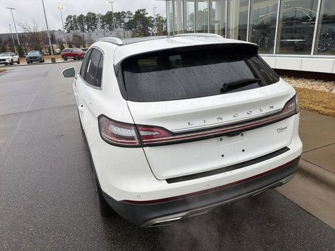 Used 2022 Lincoln Nautilus Reserve w/ Equipment Group 202A image 11