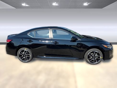 New 2025 Nissan Sentra SR w/ SR Premium Package image 8