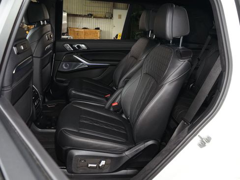 Used 2024 BMW X7 M60i AWD/4WD image 22