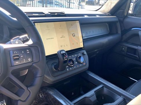 New 2026 Land Rover Defender 110 OCTA image 6