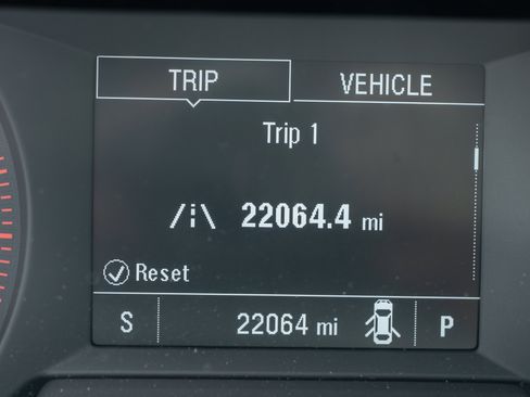 Used 2025 Chevrolet Trax LS w/ LS Convenience Package FWD image 20