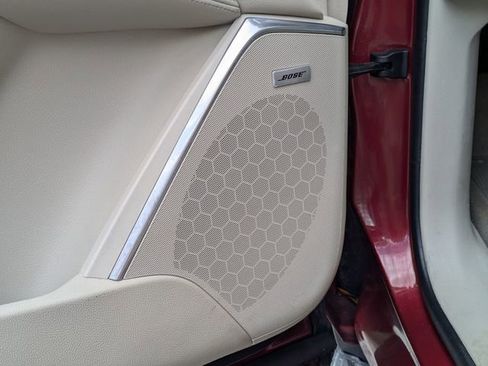 Used 2018 Cadillac Escalade Luxury image 11