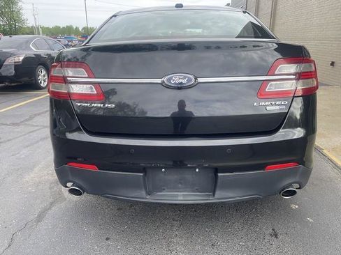 Used 2015 Ford Taurus Limited w/ Equipment Group 301A AWD/4WD image 8
