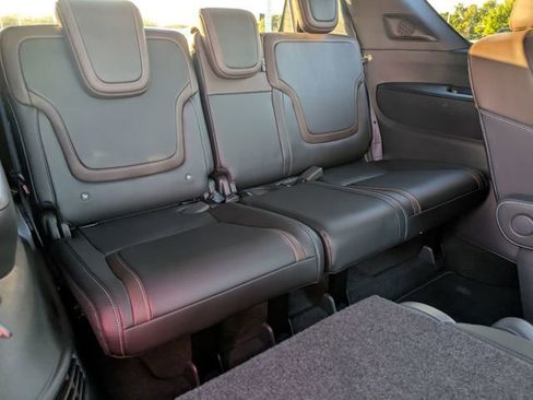 New 2025 Nissan Armada SL w/ Captain's Chari Seat Package image 31