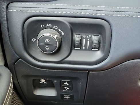Used 2023 RAM 1500 Limited AWD/4WD image 31