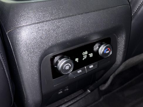Used 2026 Buick Enclave Preferred AWD/4WD image 9