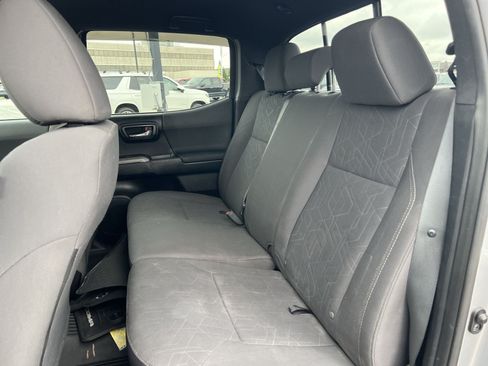 Used 2016 Toyota Tacoma TRD Sport w/ Towing Package AWD/4WD image 24