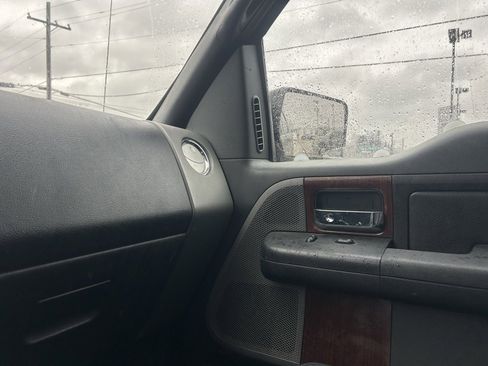 Used 2005 Ford F150 XLT image 21