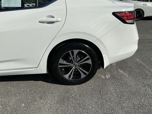 Used 2022 Nissan Sentra SV FWD image 9