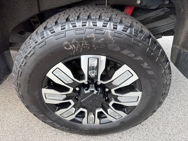 Used 2024 Chevrolet Silverado 3500 High Country w/ High Country Premium Package AWD/4WD image 19