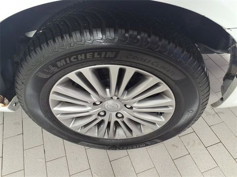 Used 2014 Chrysler Town & Country Touring-L w/ Driver Convenience Group image 8