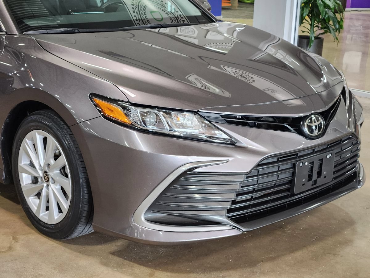 Used 2022 Toyota Camry LE FWD image 12