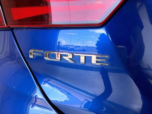 Used 2021 Kia Forte GT-Line w/ GT-Line Premium Package FWD image 9