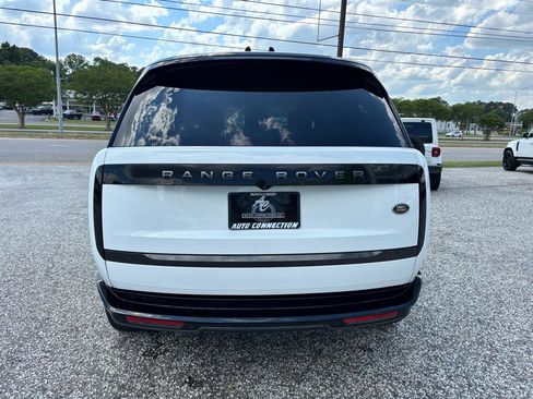 Used 2022 Land Rover Range Rover SE AWD/4WD image 4