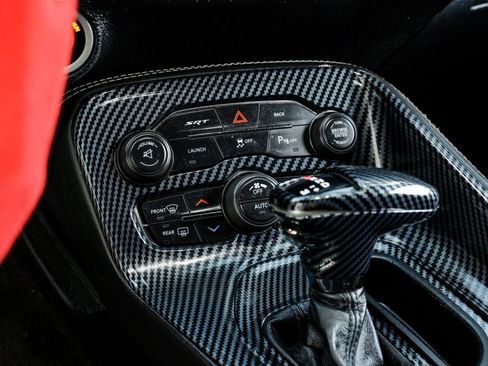 Used 2016 Dodge Challenger SRT Hellcat RWD image 34