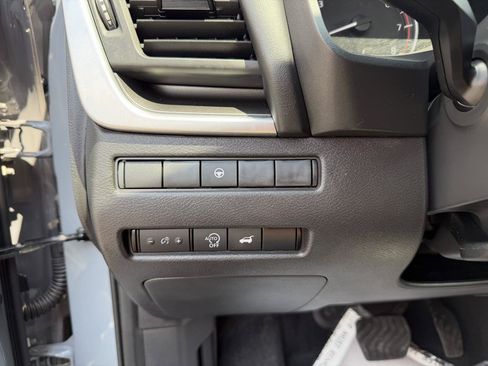Used 2026 Nissan Rogue SV w/ SV Premium Package AWD/4WD image 27