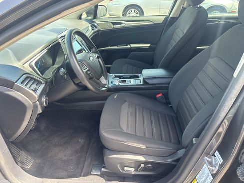 Used 2019 Ford Fusion SE FWD image 10