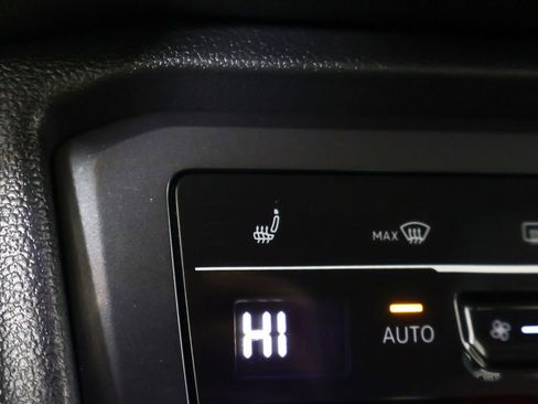 Certified 2023 Volkswagen Tiguan SE image 51