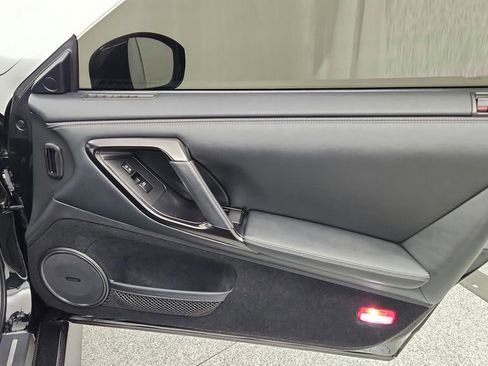 Used 2014 Nissan GT-R Premium image 22