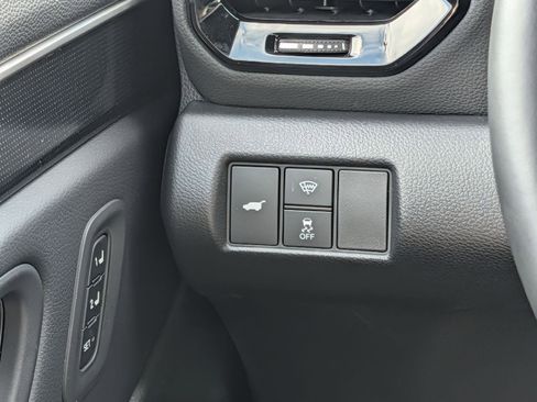 Used 2025 Honda Pilot Black Edition image 12