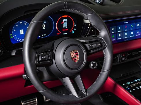 Used 2025 Porsche Macan 4S Electric AWD/4WD image 18