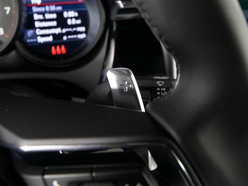 Certified 2026 Porsche Macan AWD/4WD image 22