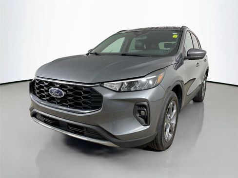 Used 2025 Ford Escape ST-Line Select AWD/4WD image 4