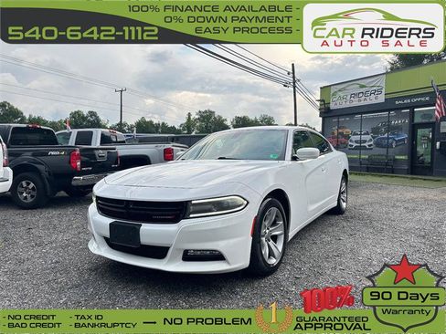 Used 2017 Dodge Charger SXT w/ Navigation & Travel Group RWD image 1
