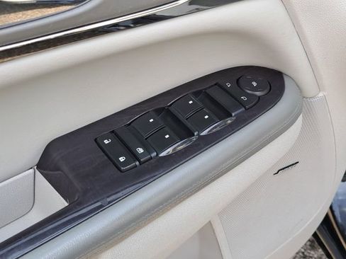 Used 2016 Buick Enclave Leather image 19