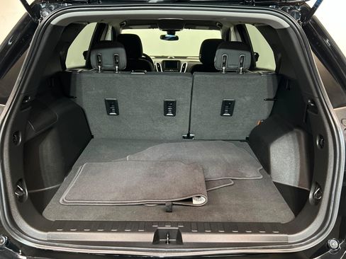 Used 2020 Chevrolet Equinox LT FWD image 23
