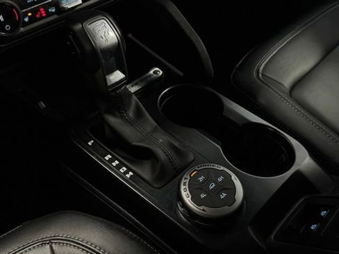 Used 2025 Ford Bronco Badlands image 33