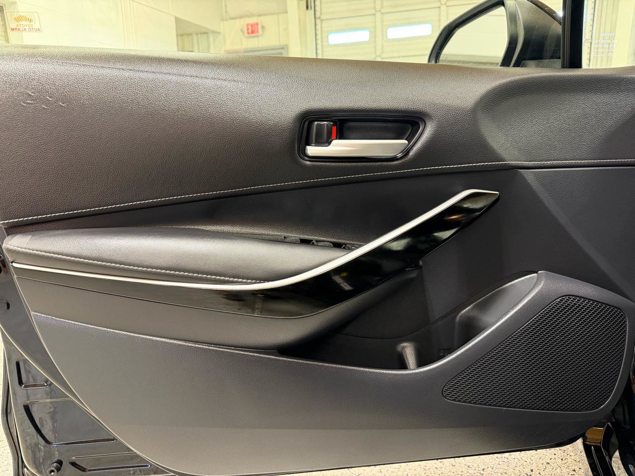 Used 2019 Toyota Corolla XSE FWD image 11