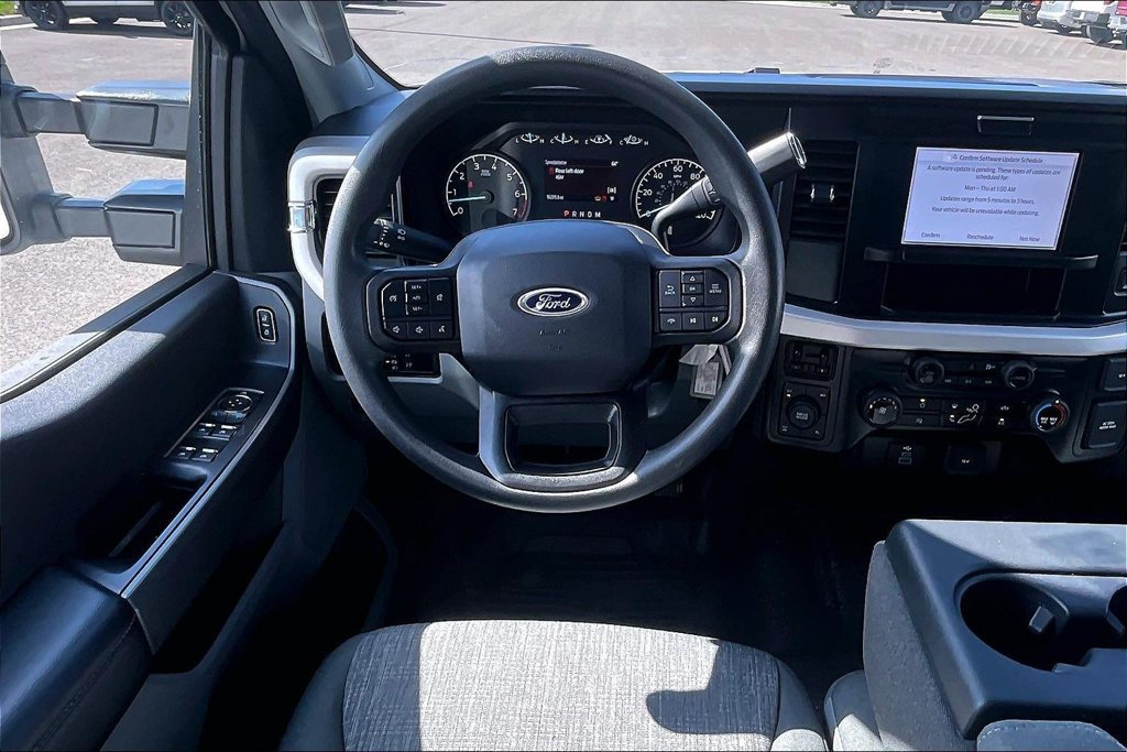 Used 2025 Ford F350 XLT AWD/4WD image 5