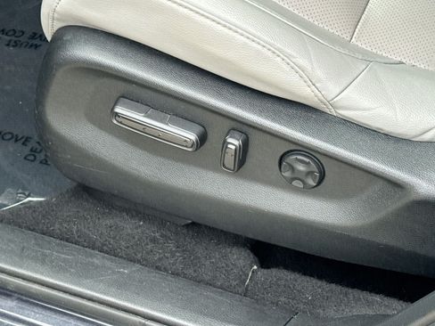 Used 2017 Honda CR-V Touring image 15