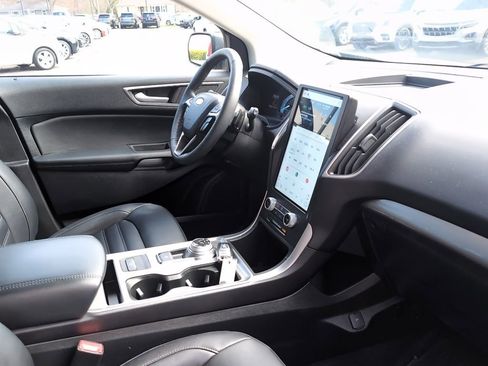 Used 2024 Ford Edge SEL w/ Convenience Package image 8