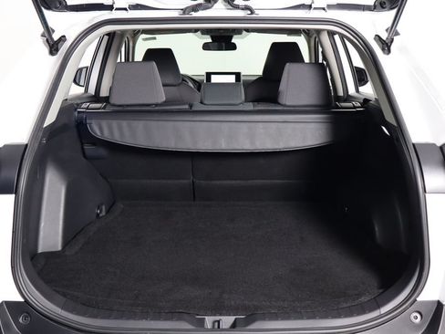 Used 2025 Toyota RAV4 XLE FWD image 17