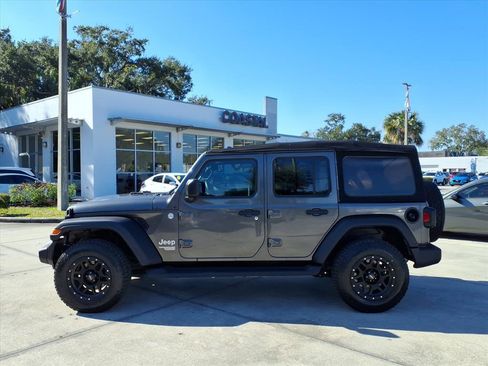 Used 2019 Jeep Wrangler Unlimited Sport S image 4