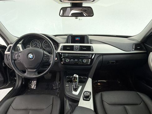 Used 2018 BMW 320i xDrive Sedan AWD/4WD image 16