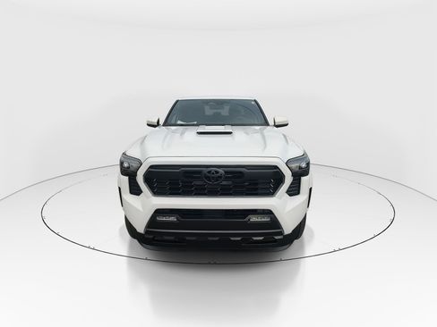 Used 2024 Toyota Tacoma TRD Sport image 3